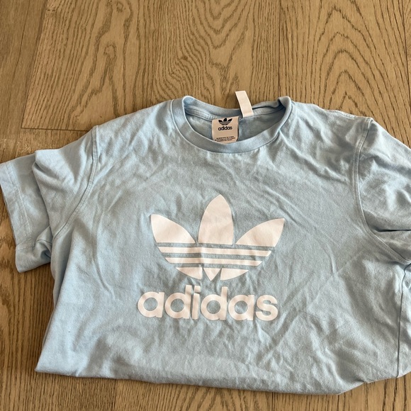 Adidas baby blue tshirt - Picture 1 of 3